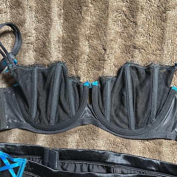 CACIQUE Intimate wear bra and skirt set Black, teal Sz 46DD 14-16 - Picture 4 of 10